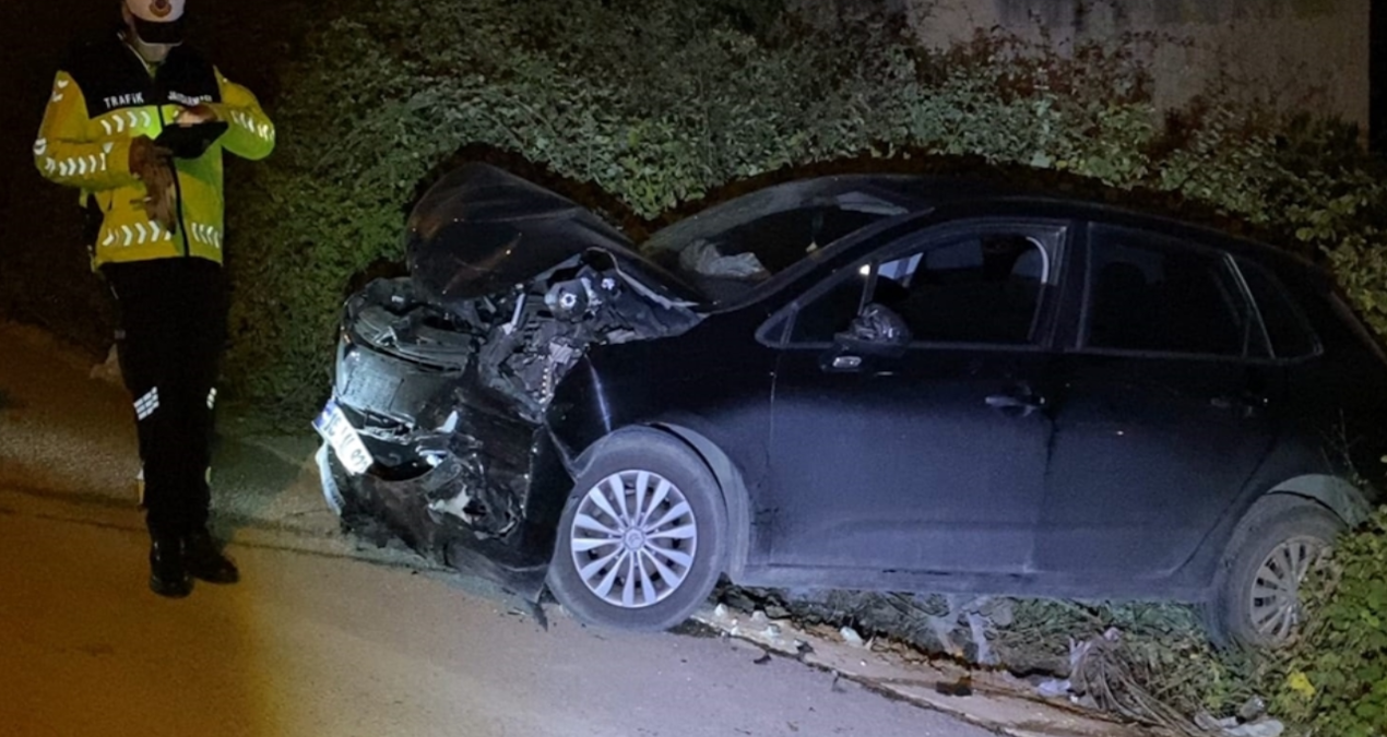 Bursa’da 2 otomobil çarpıştı: 4 kişi yaralandı