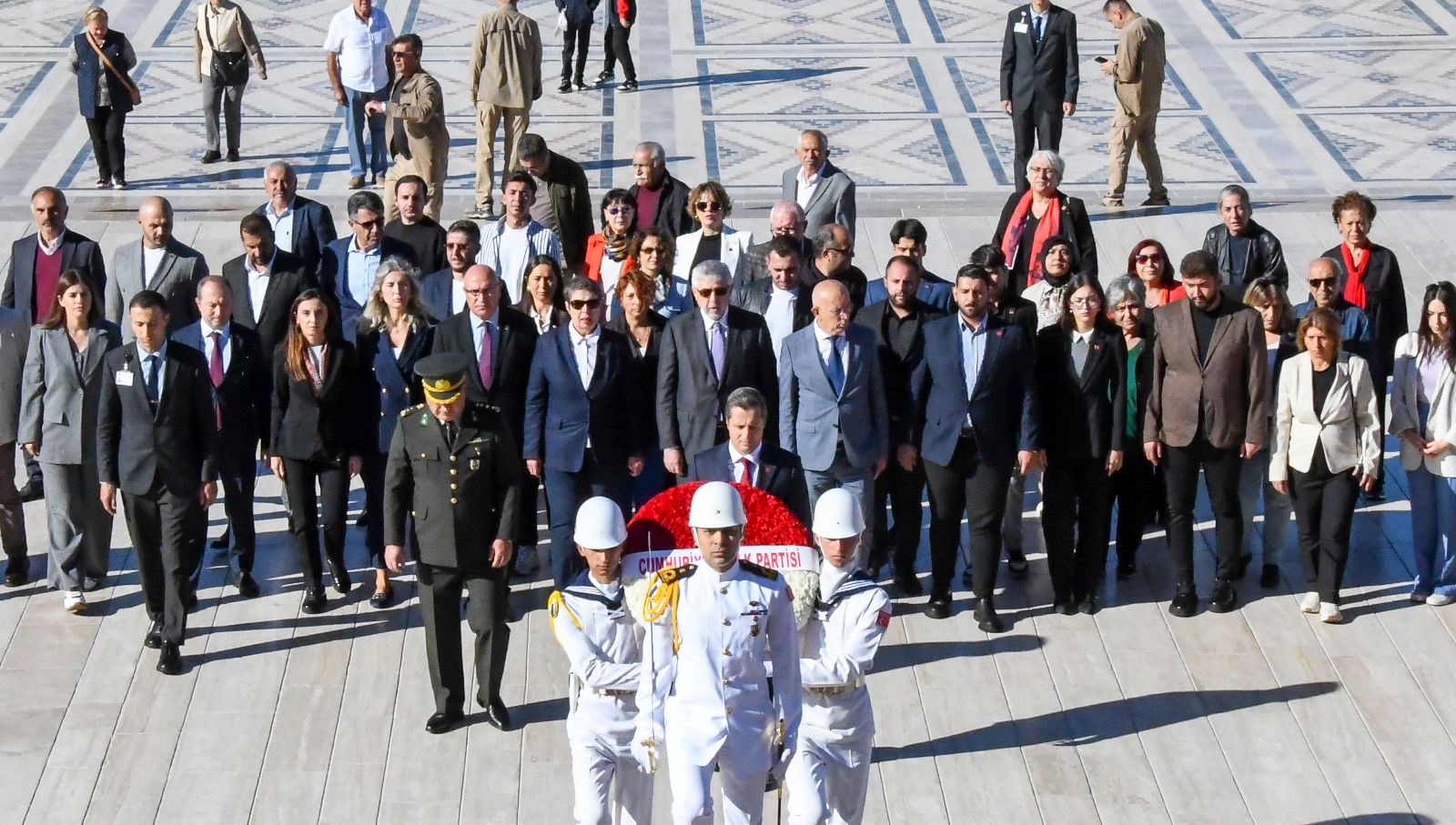 chp heyetinden anitkabire ziyaret EGFyxi7J