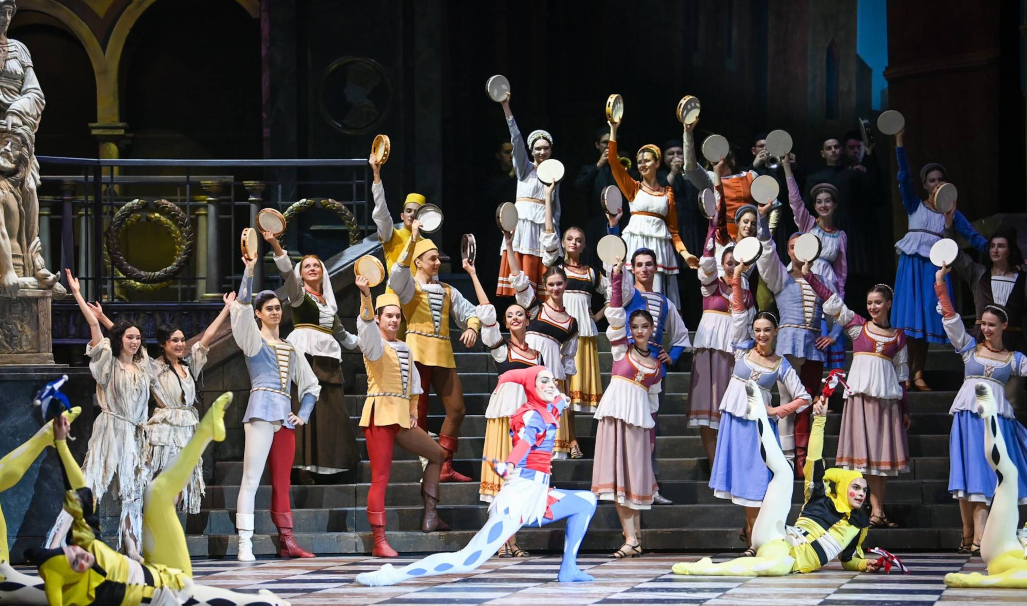 dunyaca unlu bolsoy bale ve orkestrasi istanbulda romeo ve julieti sahneledi BHw78fFG