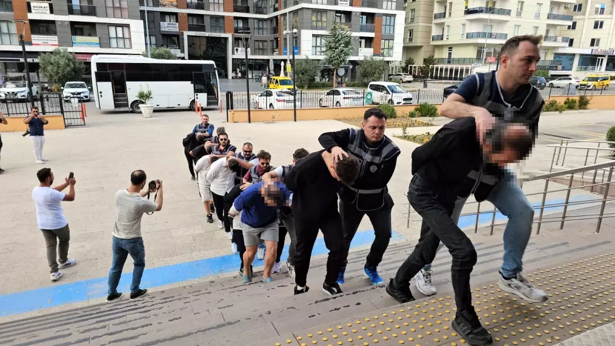 edirnede sehit ailesini dolandiran 11 supheli adliyeye sevk edildi Gr7BiHG5