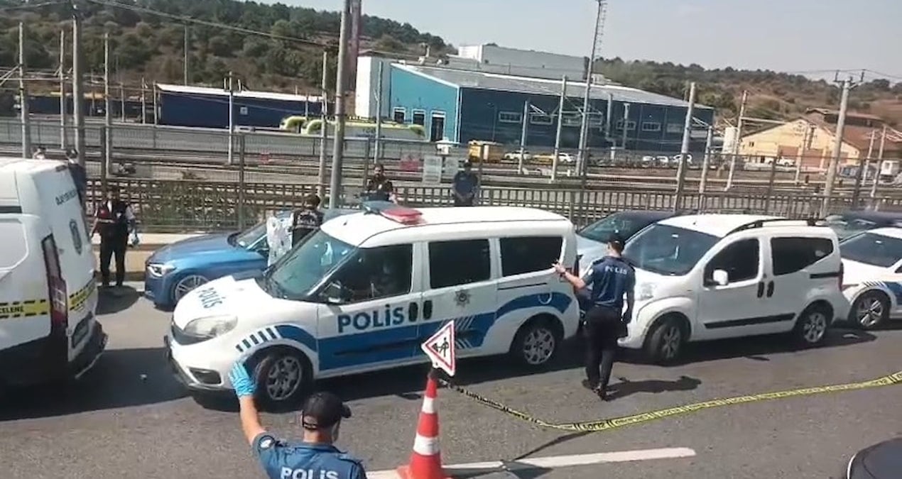 kucukcekmecede hareketli dakikalar aracta cesedi bulundu W2Ayz8BC