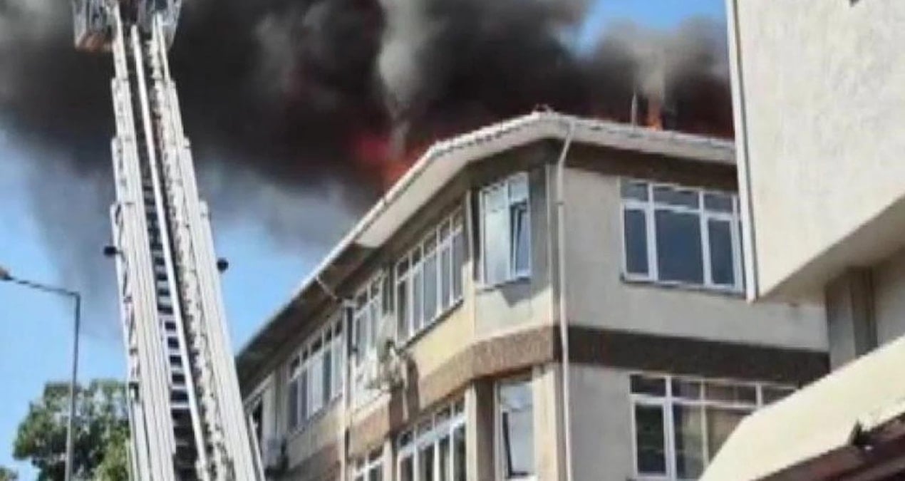 uskudarda cati yangini panigi cuYK1tTd