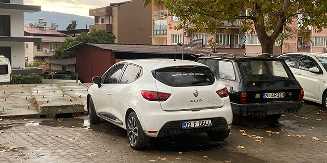 4 yasindaki torununu kurtaran kadin otomobilin carpmasiyla oldu 9NybLyNT.jpg