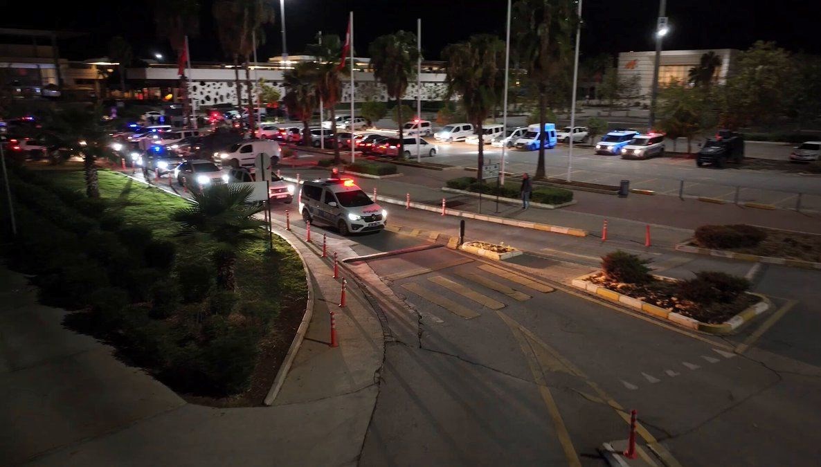 adanada baygaralar operasyonu 106 supheli gozaltina alindi S3r1hbIT.jpg