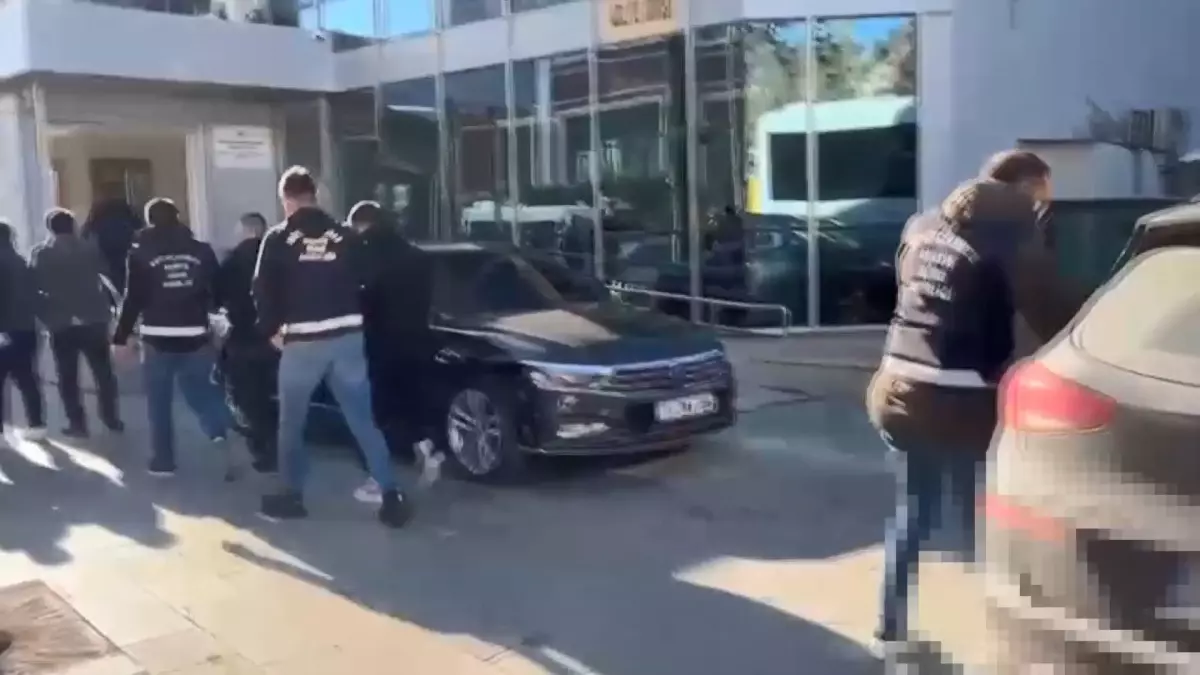 buyukcekmecede is yerlerine saldiri 4 gozalti cP8Rc5QR.jpg