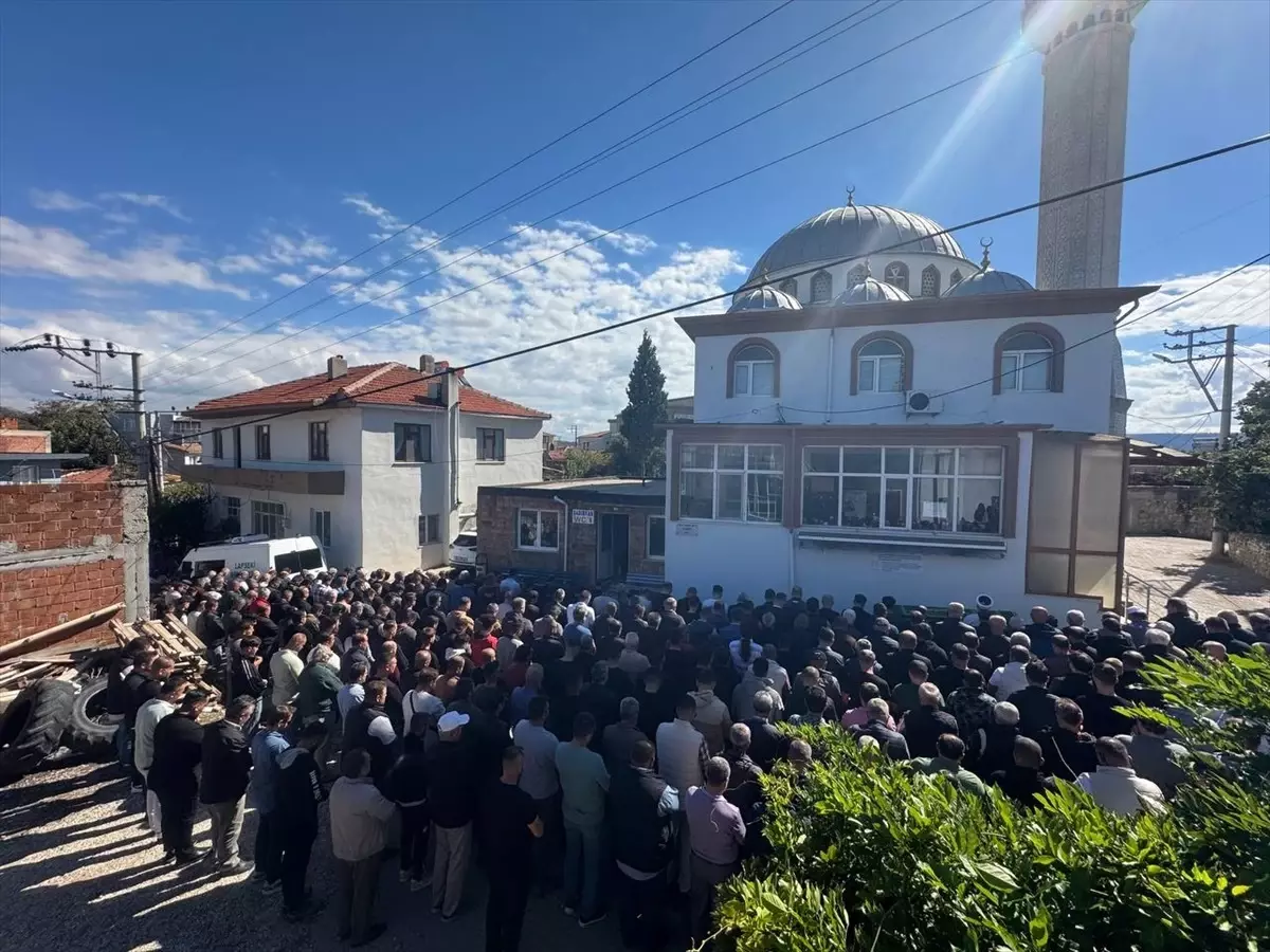 canakkalede otomobil yangininda hayatini kaybeden mehmet ozdemir defnedildi 4nlI2RYM