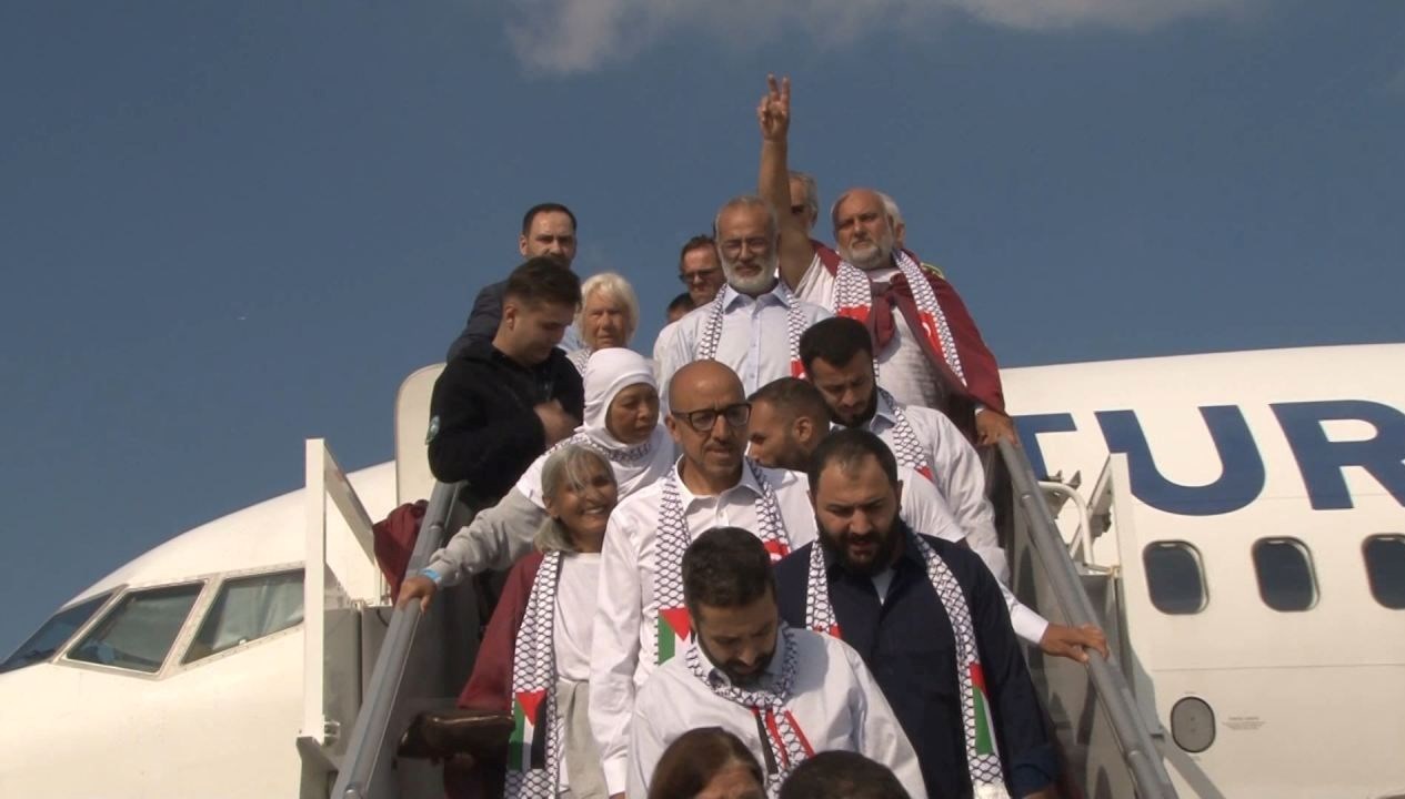 israilin alikoydugu 18i turk 94 aktivist turkiyeyegetirildi 4FNuIjS8