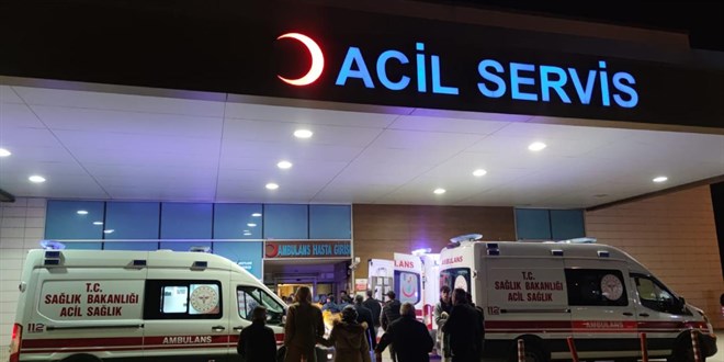 izmirde bir eglence merkezinde dekor duvarinin cokmesi sonucu 6 kisi yaralandi 4VJm5FcV.jpg