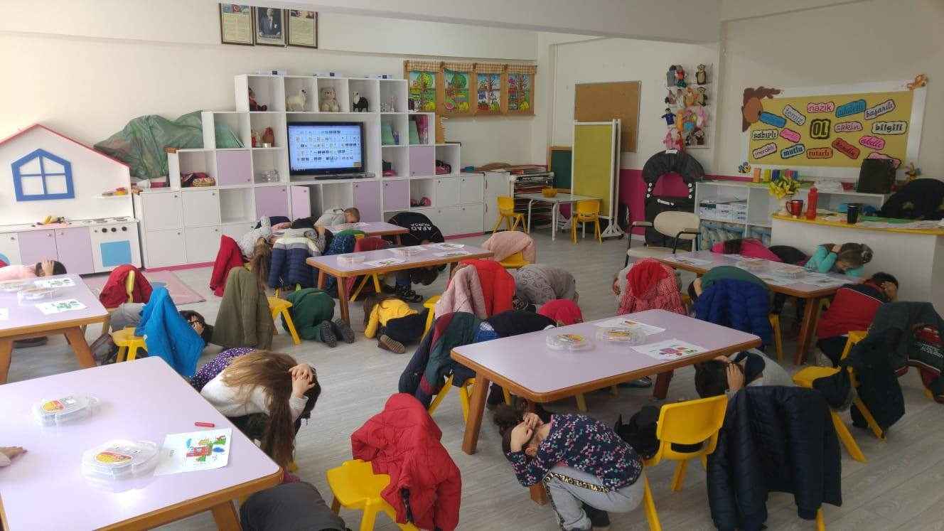 okullarda tatbikat var LmVkPX4y