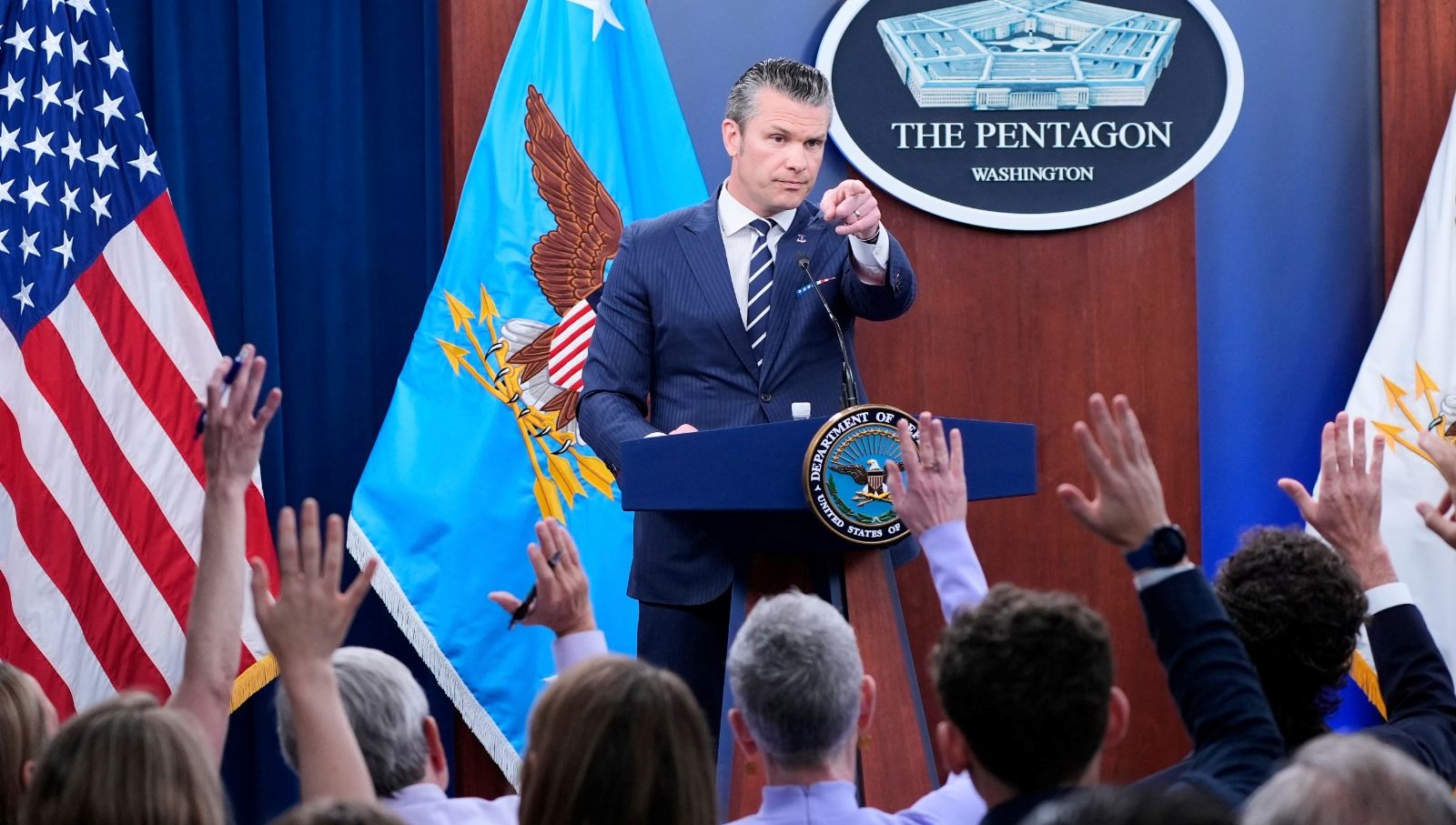 pentagonda muhabir krizi trump yonetimi imza atmayan gazetecileri kovuyor LguHgg1r.jpg