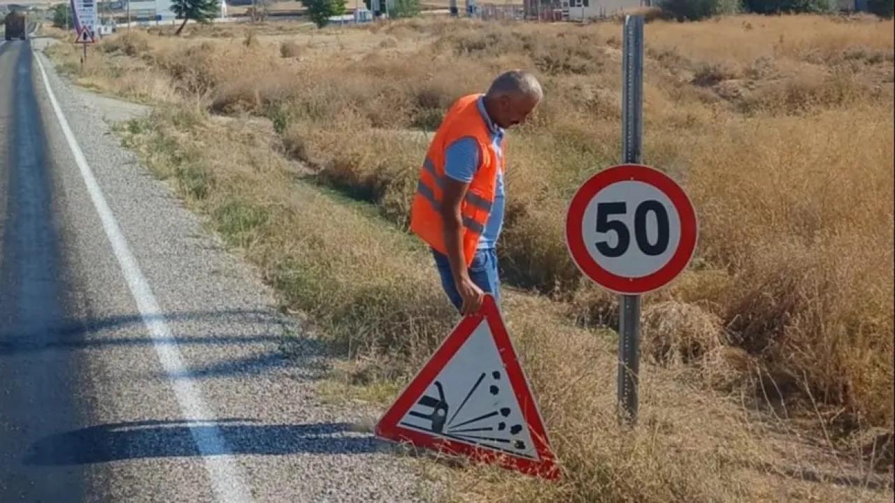 bakan duyurdu 32 bin 845 trafik levhasi kaldirildi zi13TgXD.jpg