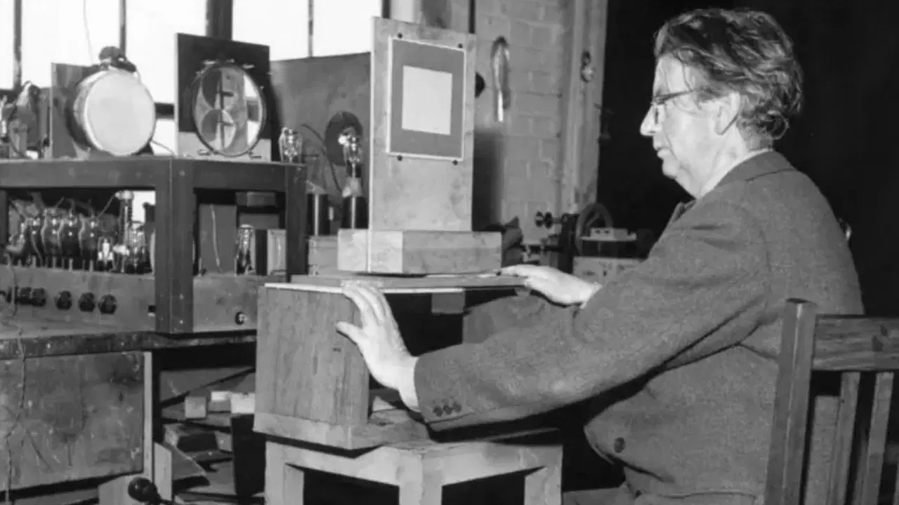 bir yuzle baslayan devrim televizyona ilk cikan insan kimdi AcelmfkH.jpg