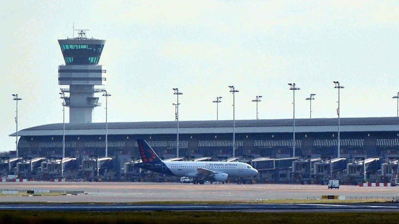 brukselde iha alarmi havaalani ucus trafigine kapatildi G2aEsrZN.jpg