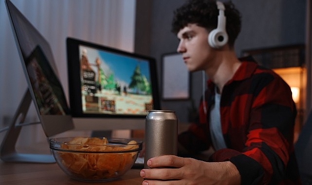 enerji icecegiyle alkol karisimi ilk belirtiler carpinti ve tansiyon yukselmesi IIRwEOIx.jpg