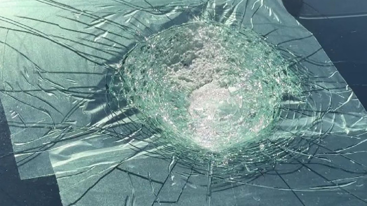 otobanda giden teslaya goktasi mi carpti ZyXF2LEB.jpg