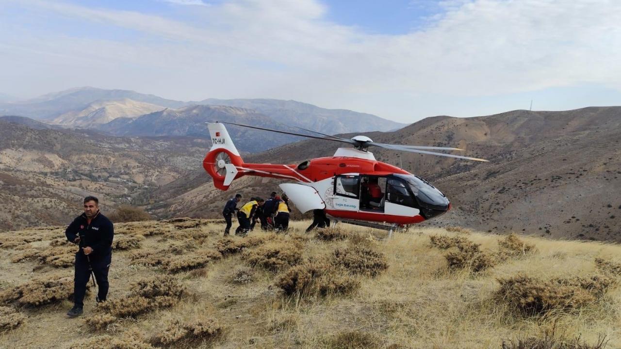 Uçurumdan düşen kişi ambulans helikopterle hastaneye ulaştırıldı ucurumdan dusen kisi ambulans helikopterle hastaneye ulastirildi wYzNScLg.jpg