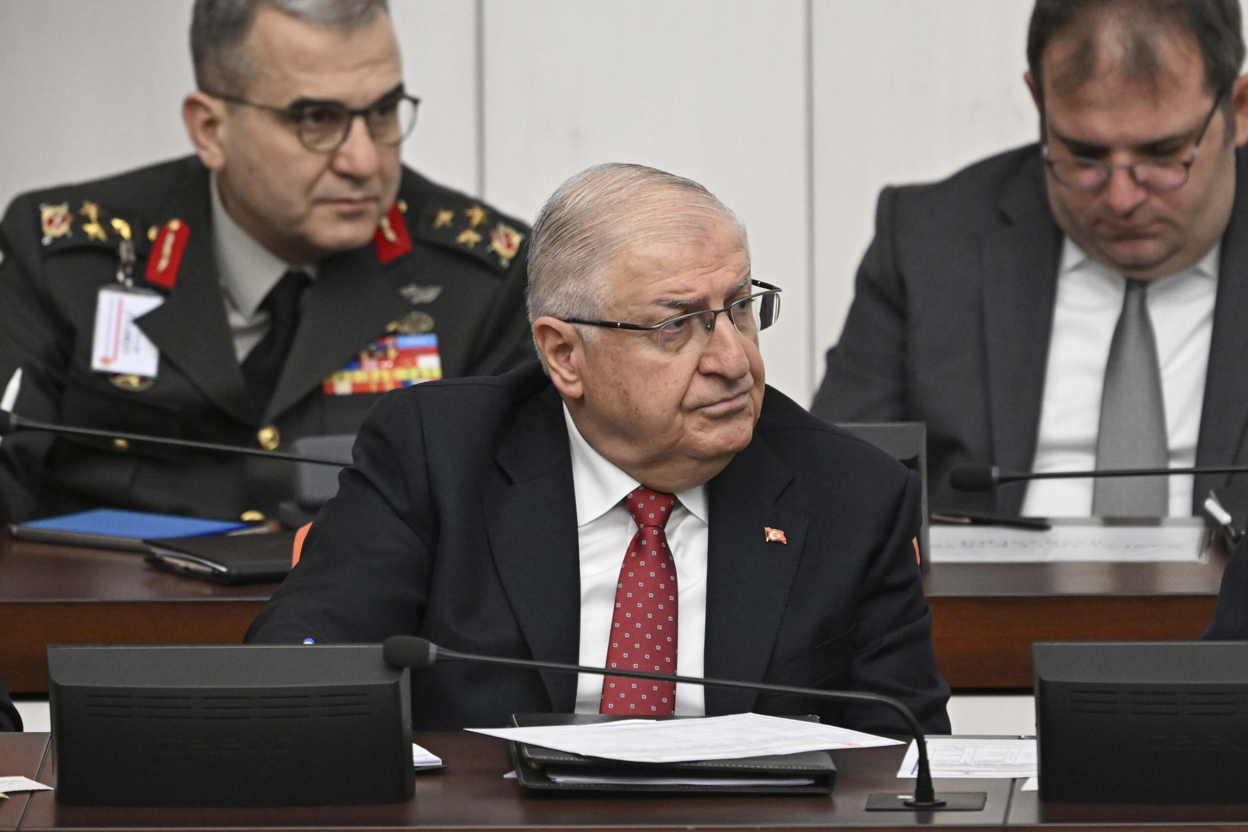 Yaşar Güler: Hiçbir terör yapılanmasına izin vermeyiz